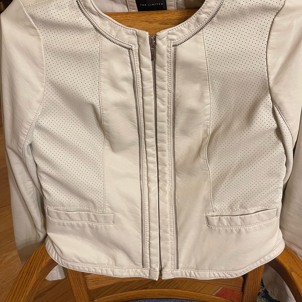 GORGEOUS PLEATHER JACKET BY THE LIMITED IN CREAM SZ MED